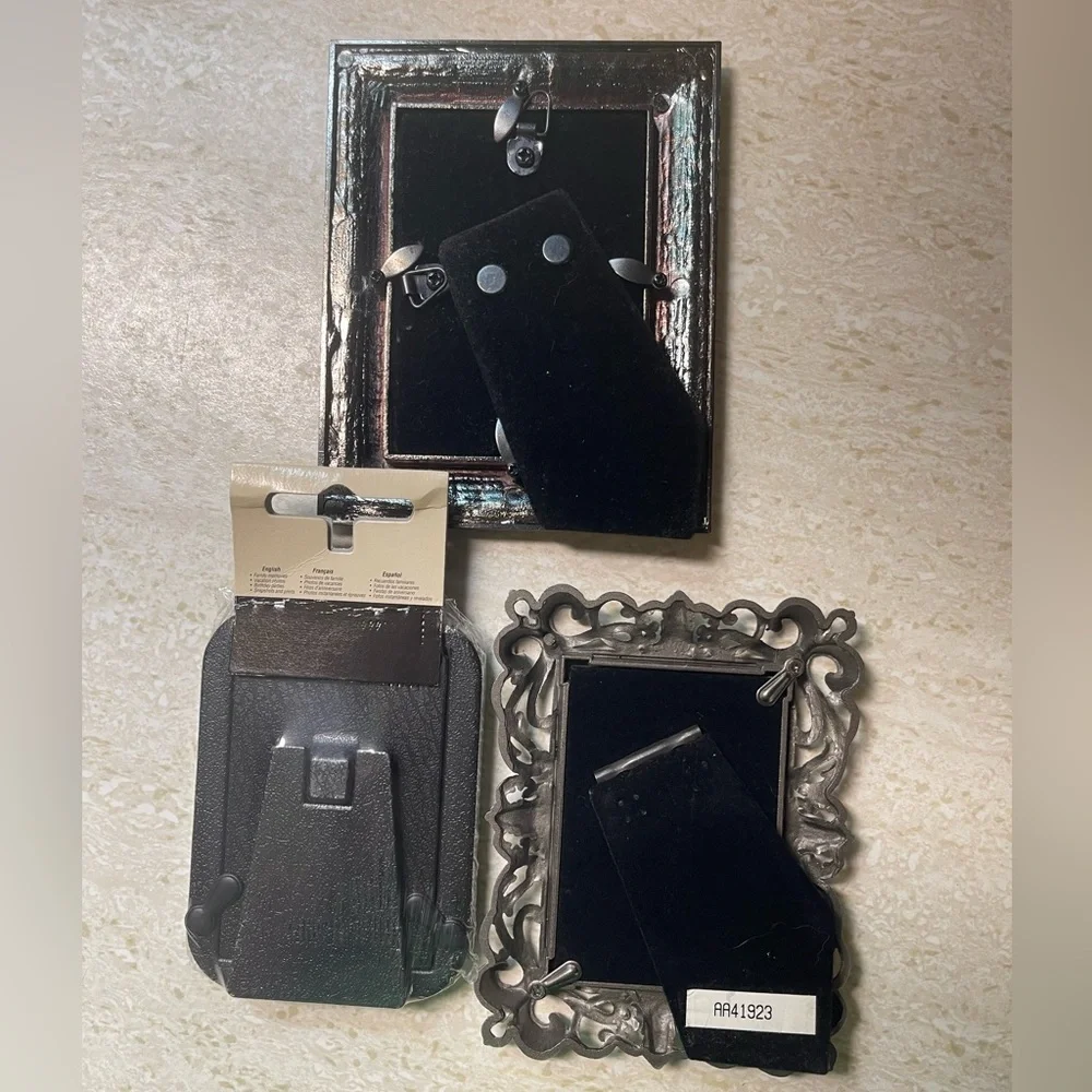Picture Frame Set - Picture 2 of 2